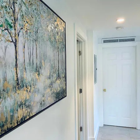 Spacious Entire Apartment With Free Parking Hollywood Exterior photo