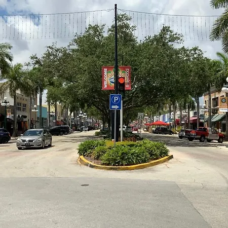 Spacious Entire Apartment With Free Parking Hollywood Exterior photo