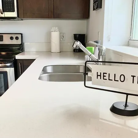 Spacious Entire Apartment With Free Parking Hollywood Exterior photo