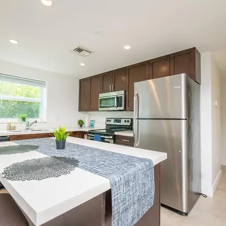 Spacious Entire Apartment With Free Parking Hollywood Exterior photo