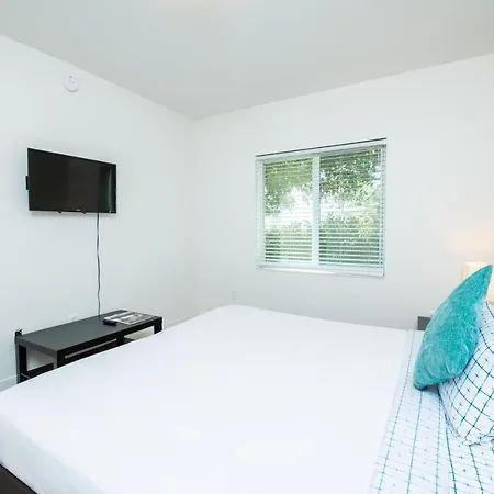 Spacious Entire Apartment With Free Parking Hollywood Exterior photo