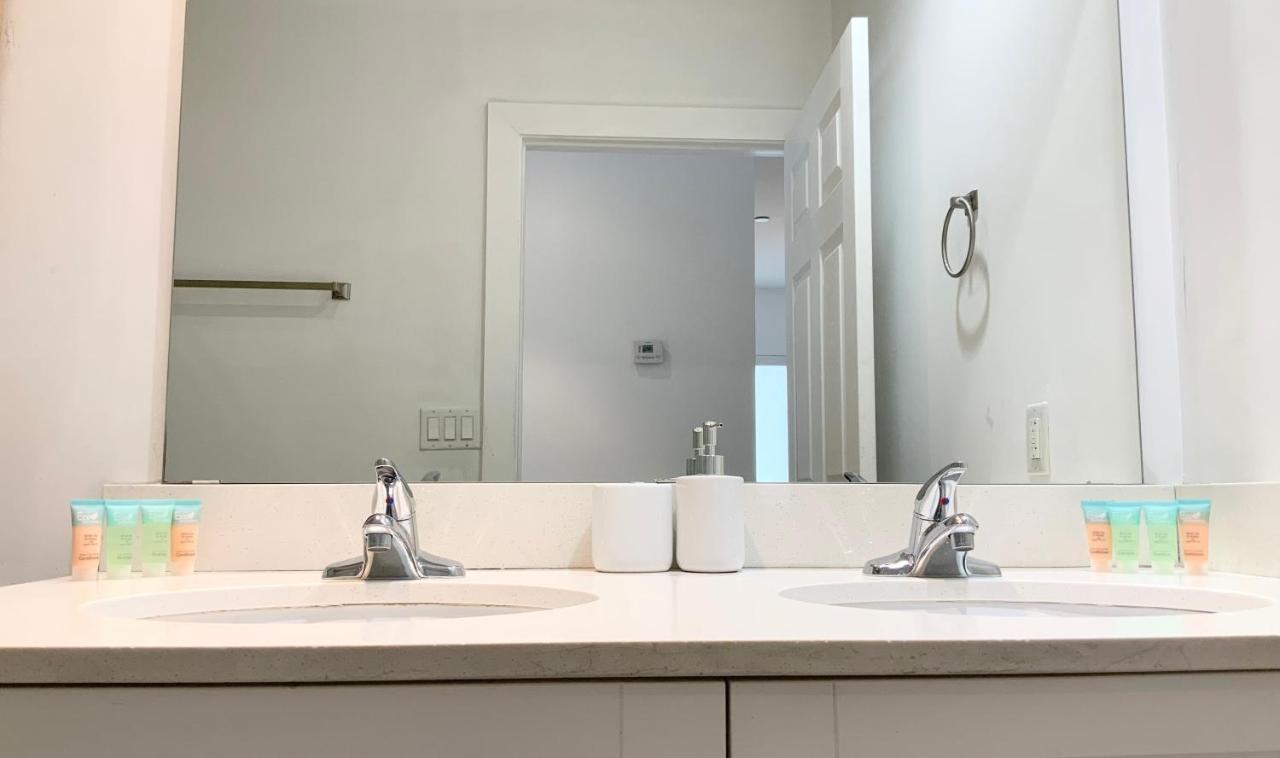 Spacious Entire With Free Parking Apartment Hollywood