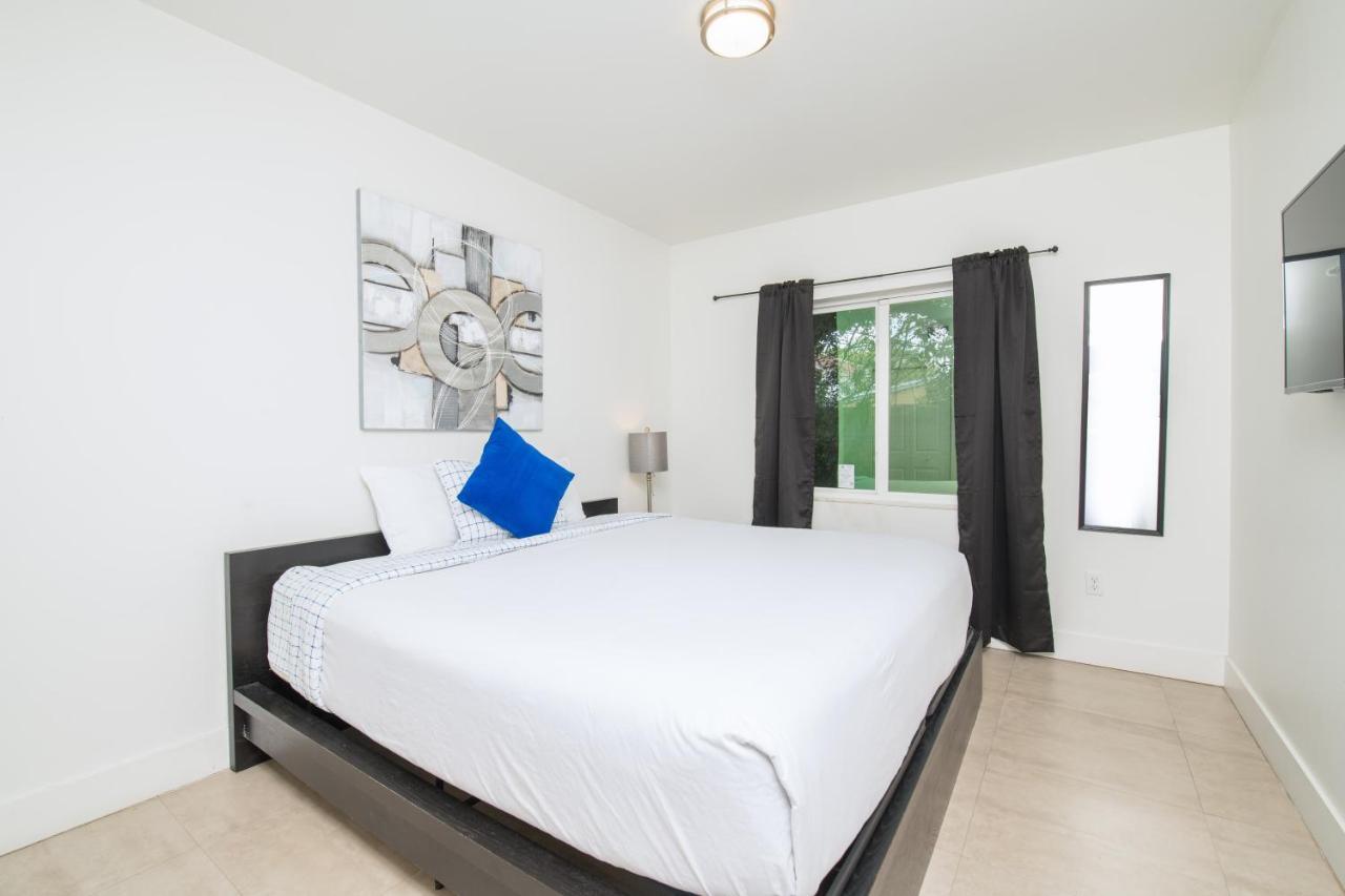 Spacious Entire With Free Parking Apartment Hollywood