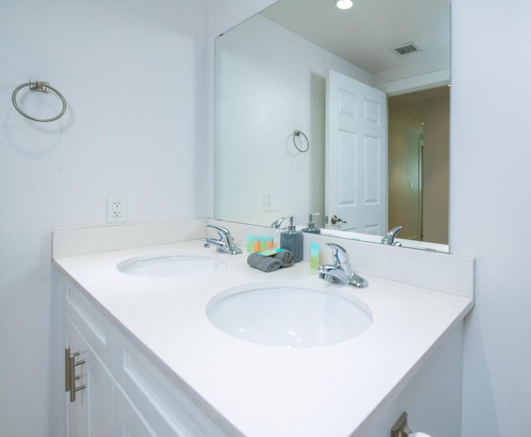 Spacious Entire With Free Parking Apartment Hollywood