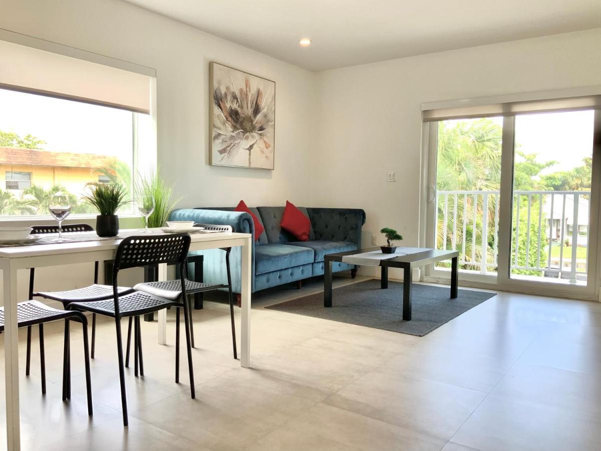 Spacious Entire With Free Parking Apartment *