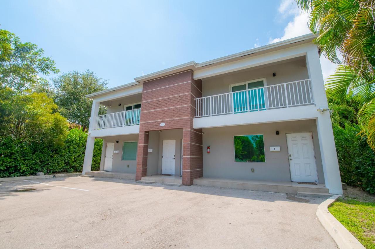 Spacious Entire With Free Parking Apartment