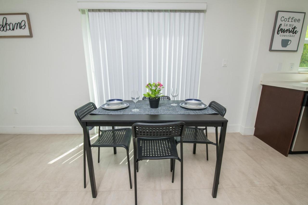 Spacious Entire With Free Parking Hollywood